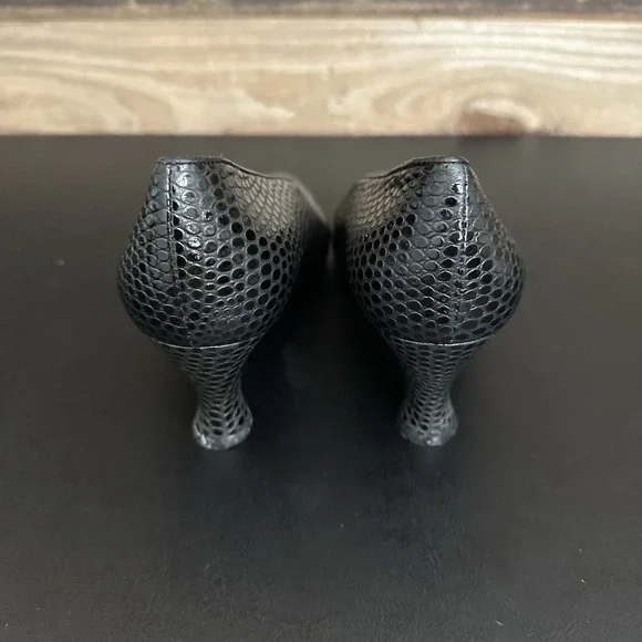 Vtg Stuart Weitzman Black Snakeskin Heel Pointed Toe Pumps Heels 8.5 B Designer - Picture 3 of 11